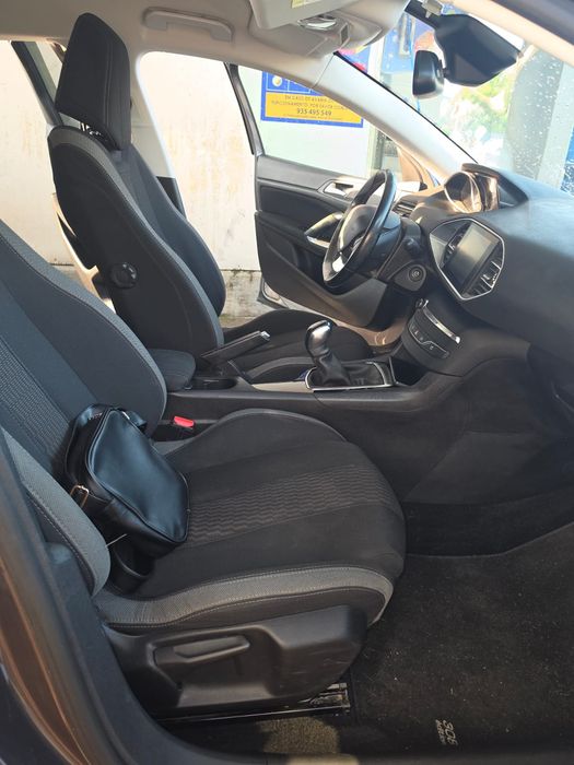 Vende-se Peugeot 308 SW 1.2 PureTech a gasolina (ano 2016)