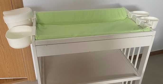 Conjuntos de cestos de arrumação para trocador de fraldas