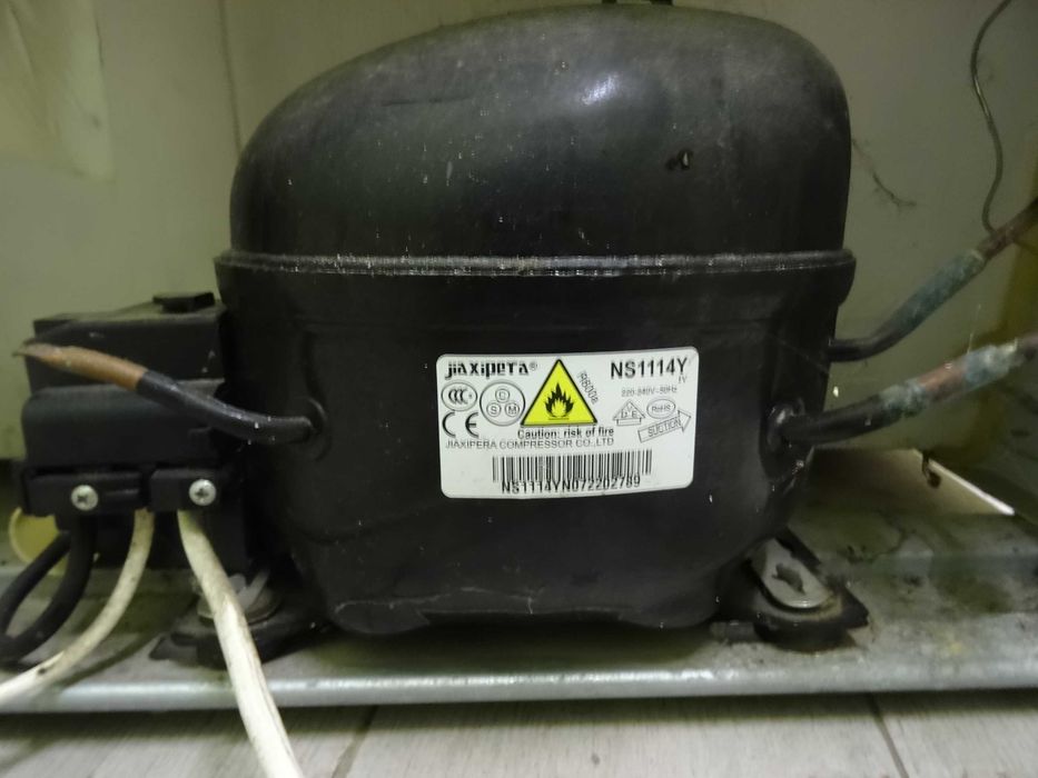 Морозилка ZANUSSI ZFU 27400 WA/Морозильна камера битова