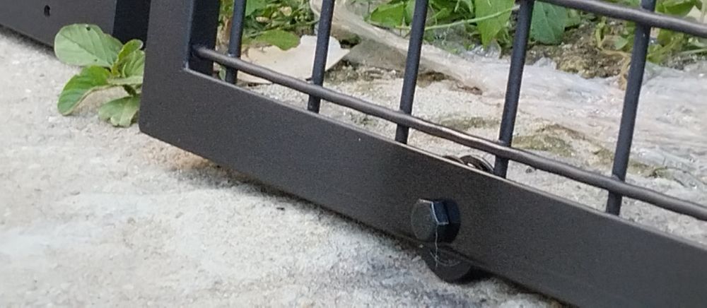 Prestação de serviços de serralheria  pintura etc