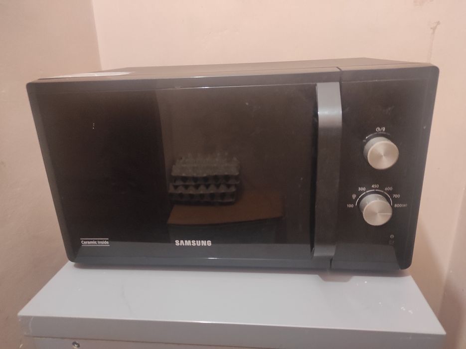 Мікрохвильова піч Samsung ms23k3614ak