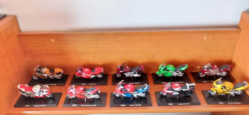 Coleção de motos (História da Harley e Outras)