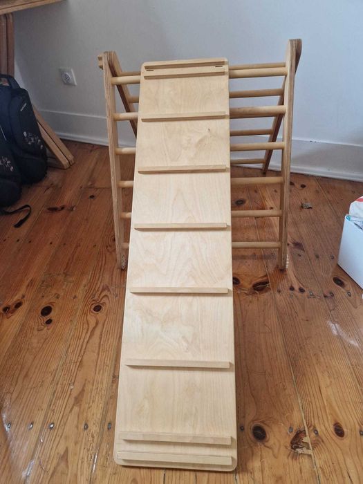 Triângulo Pikler Duplo com Rampa, Versátil, Seguro e de Alta Qualidade