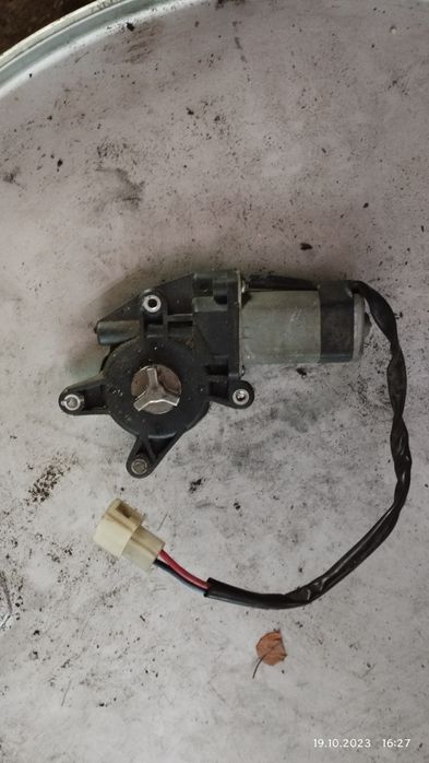 Стекло підйомник Chery Elara