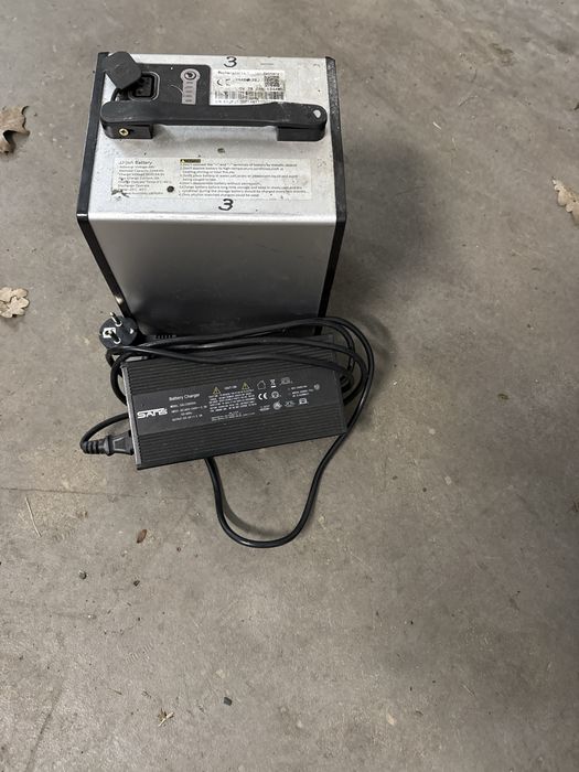 Li-ion, DC 48V, 28Ah, 1344Wh.