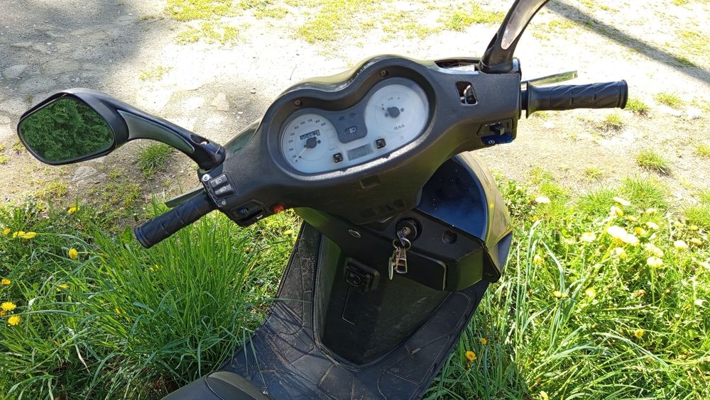 Мопед скутер вайпер 150к.