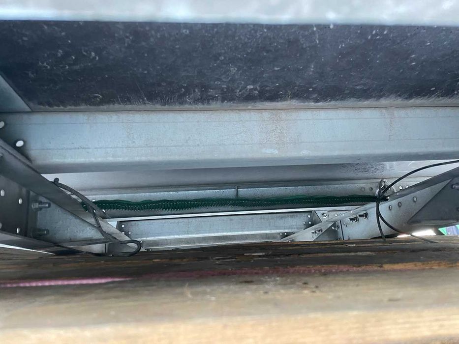 Будка, кузов бортовий-тентований з дверима та дві бічні штори