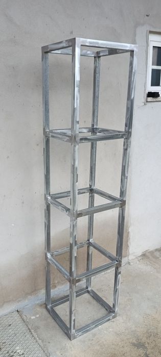 Estante em ferro