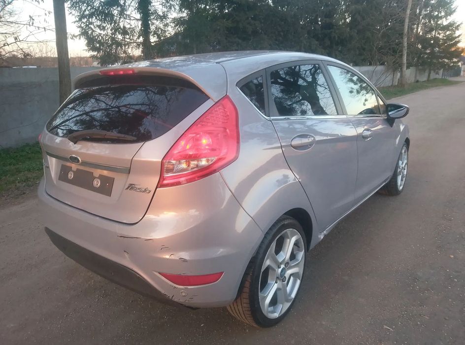 Ford Fiesta 1.6 tdci TYTANIUM Chromy 5 drzwi klimatronic