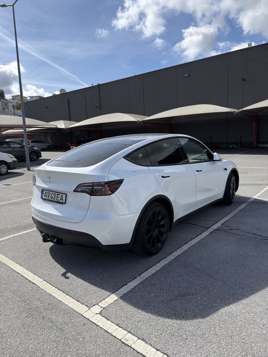 TESLA model Y standard range - 12/2022