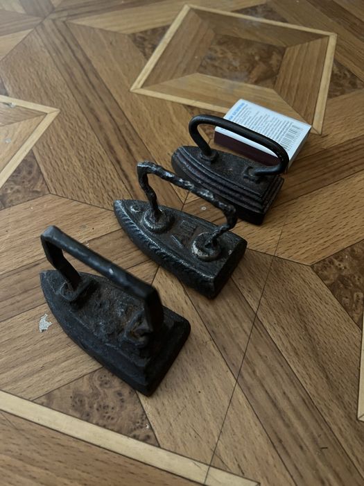 Утюги монжетные царского периуда редкие