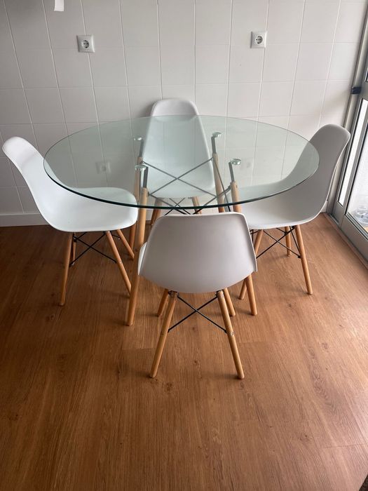 Mesa Vidro + 3 cadeiras