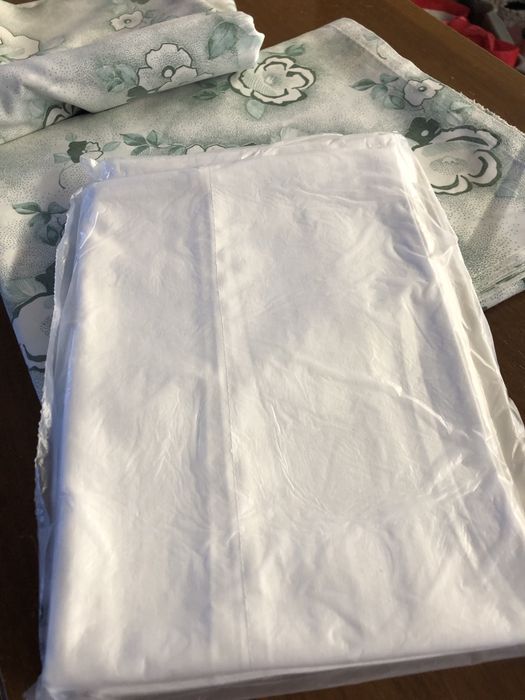 Conjunto de lencois e almofadas para cama de casal