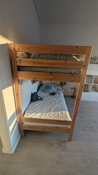 Cama Beliche como novo em madeira