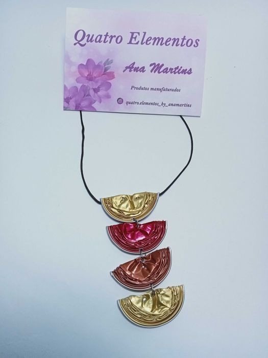 Colares feitos com cápsulas de café