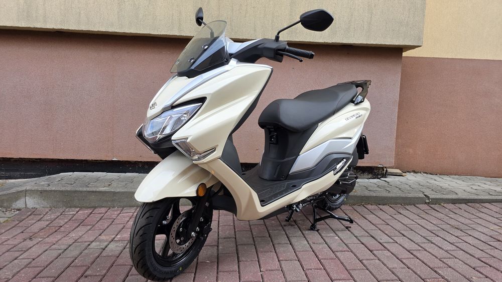 Suzuki burgman 125/50  2025r stan salonowy  7 lat gwarancji