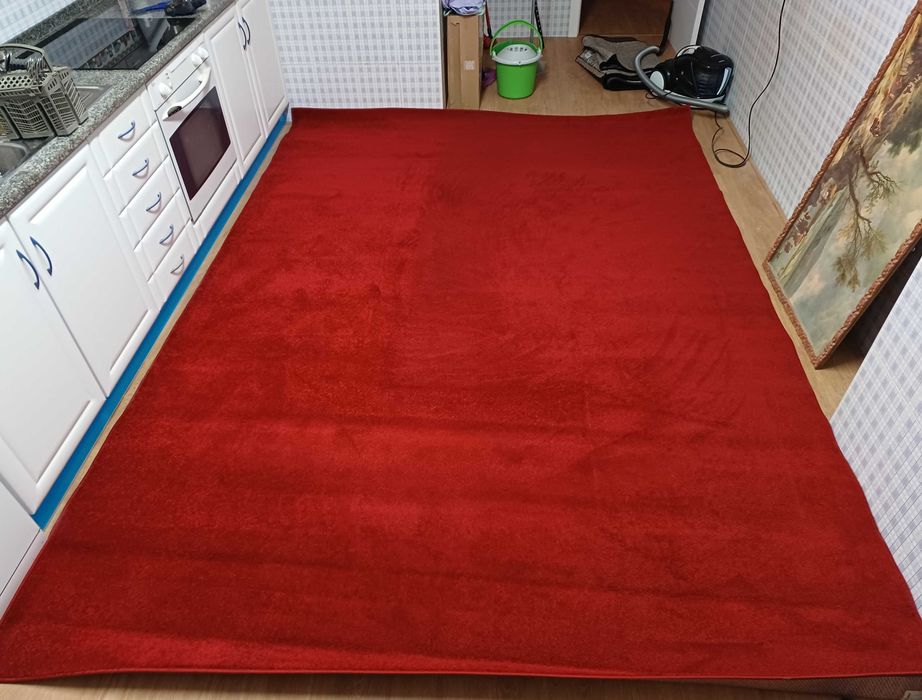 Tapete Vermelho 240cmX340cm em bom estado