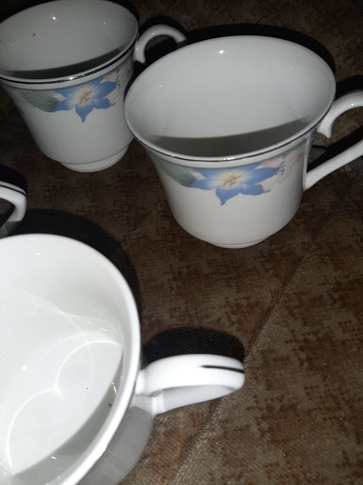 Conjunto de chá - 4 chávenas e 4 pires