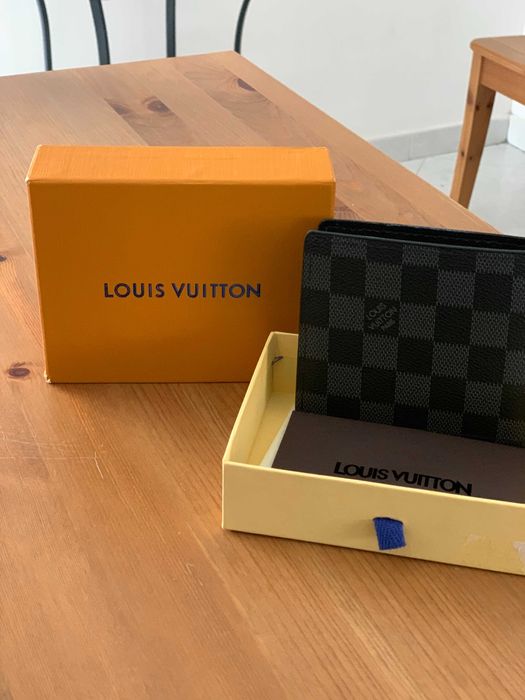 Carteira LV (Louis Vuitton)