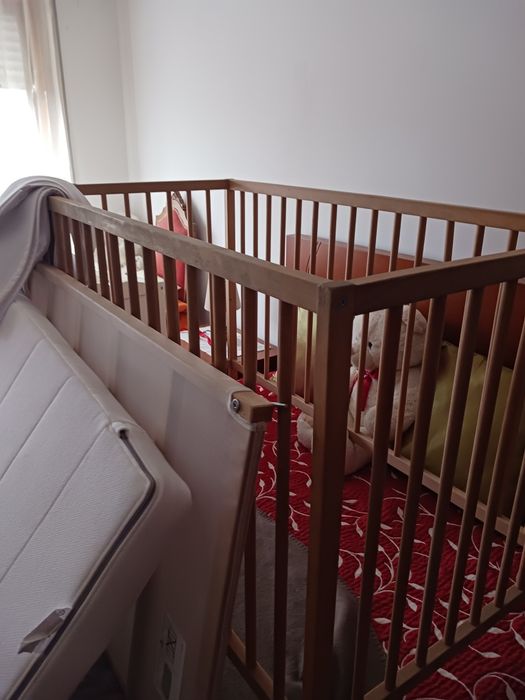 Berço cama em faia com oferta protecção laterais