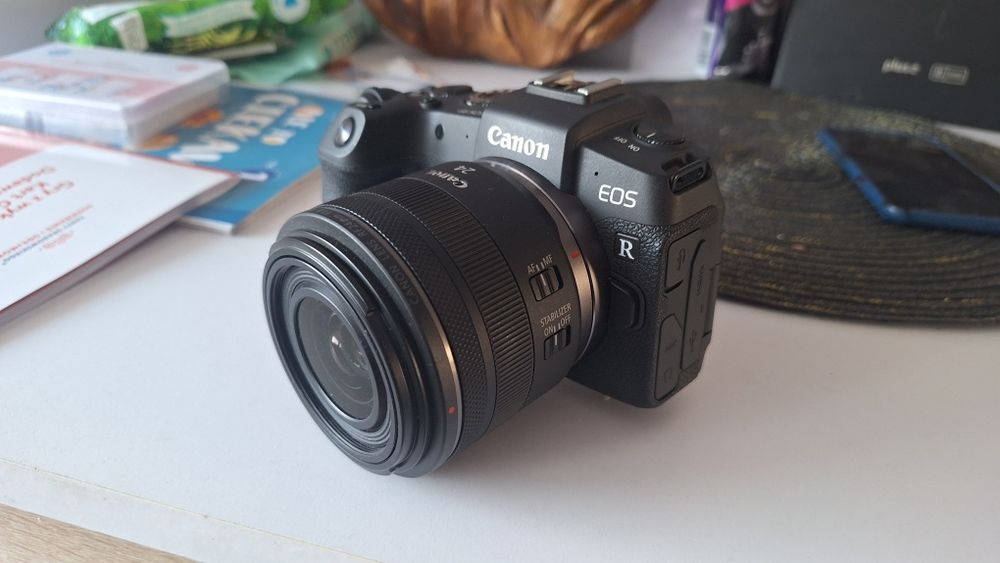 obiektyw Canon RF 24 mm f/1.8 Macro IS STM