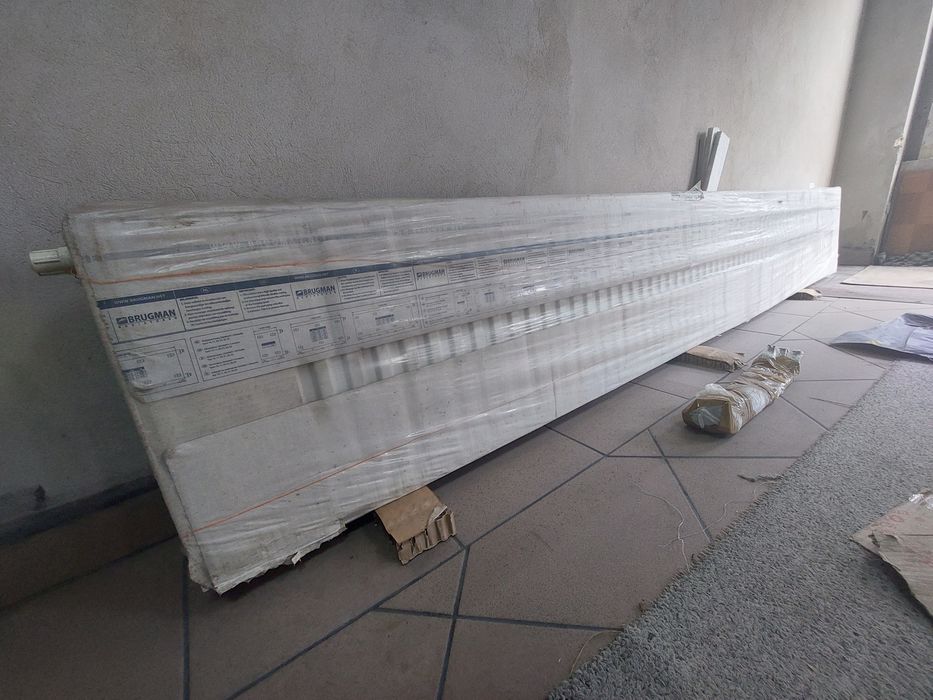 Grzejnik Brugmann jamnik + uchwyty mocujące długość 272 cm