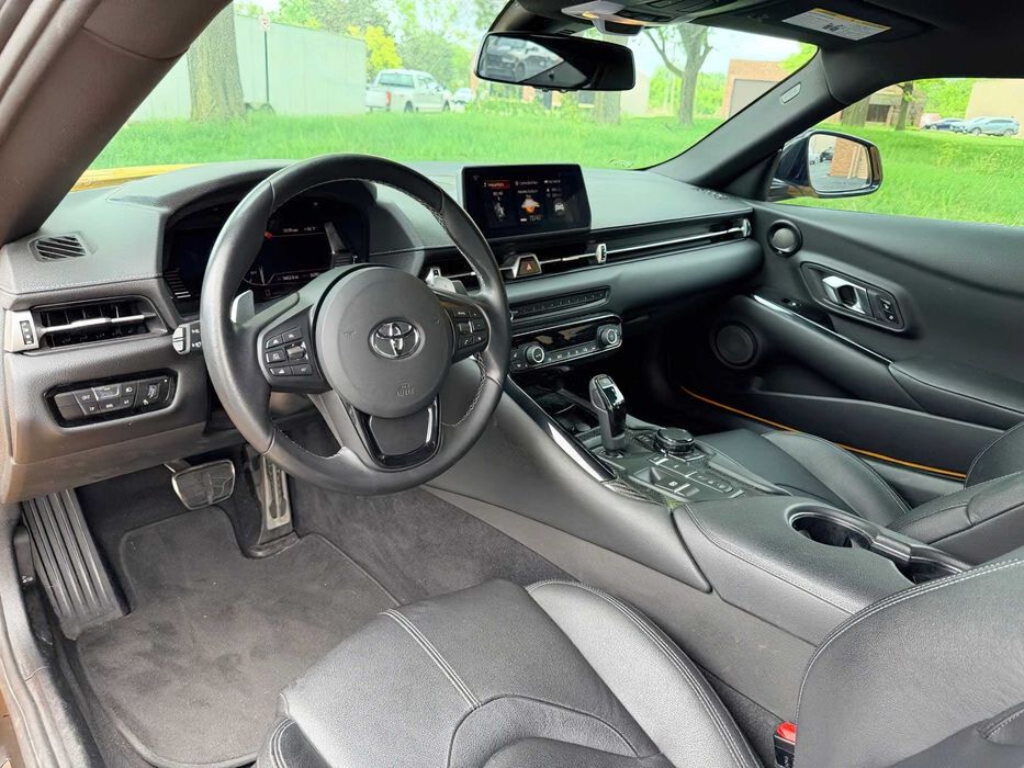 Toyota Supra Premium      2022