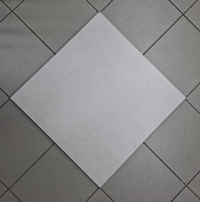 Jasno szary gres podłogowy Opal White 60X60 Gat. 2