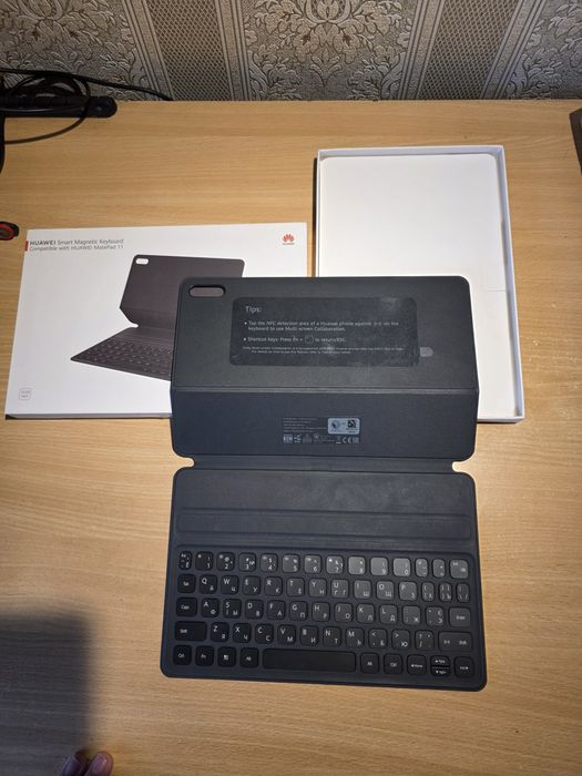Чехол-клавиатура Huawei Smart Magnetic Keyboard для MatePad 11 — Идеал