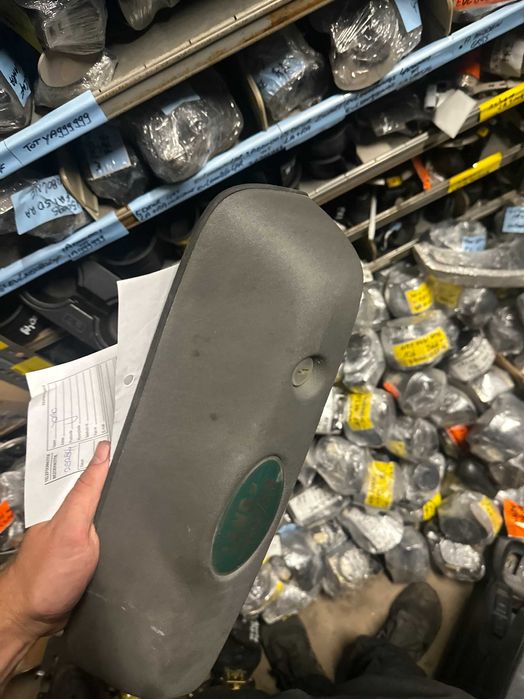 Land Rover Freelander puxador porta mala 125€