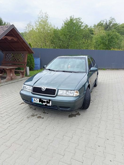 Продам автомобіль Шкода Тур