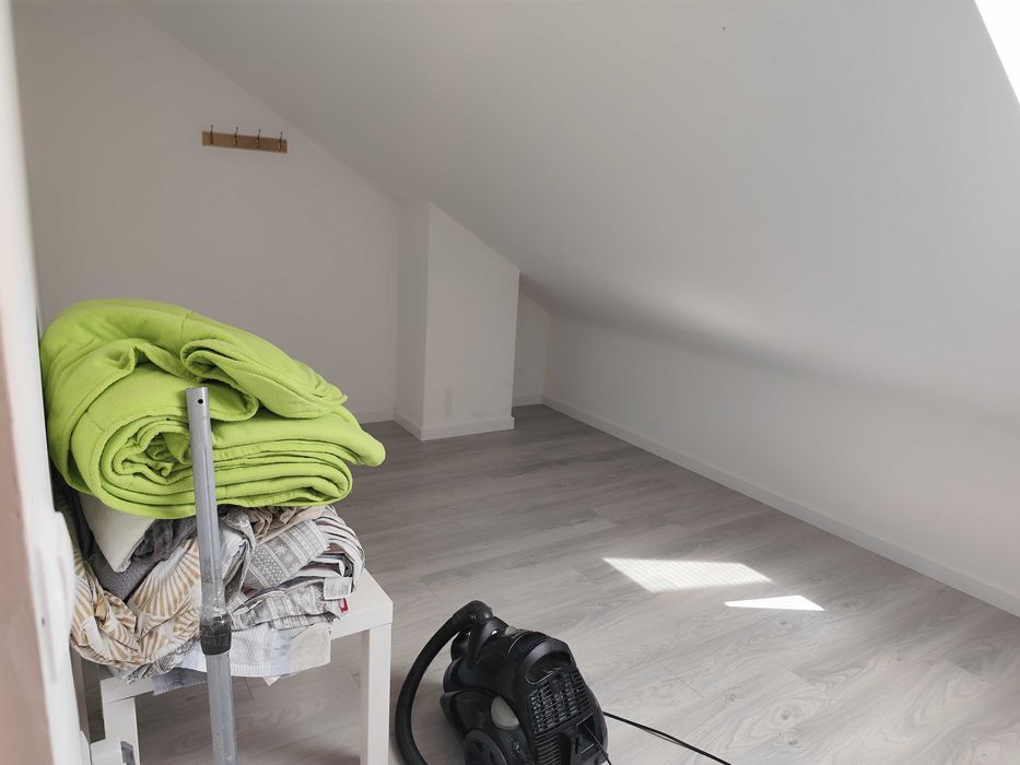 T3+1 duplex renovado em Santa Cruz, arrendamento temporario de Outubro de 2026 a Maio de 2027