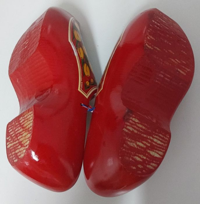 SAPATOS,SOCAS,TAMANCOS HOLANDESAS ANTIGAS.Colecção,Casa,Quarto.Sala.