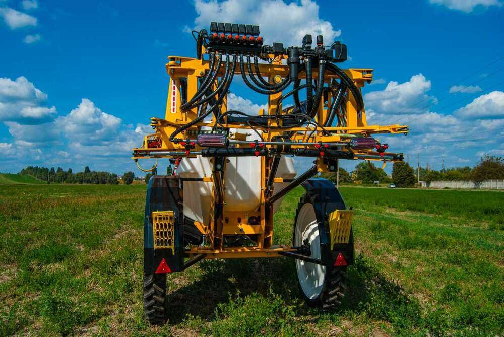 Опрыскиватель прицепной Богуслав ОПК 3200 24 Титан New ARAG Bravo 400