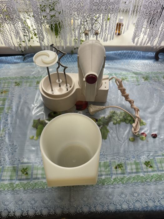 Міксер кухонний продам