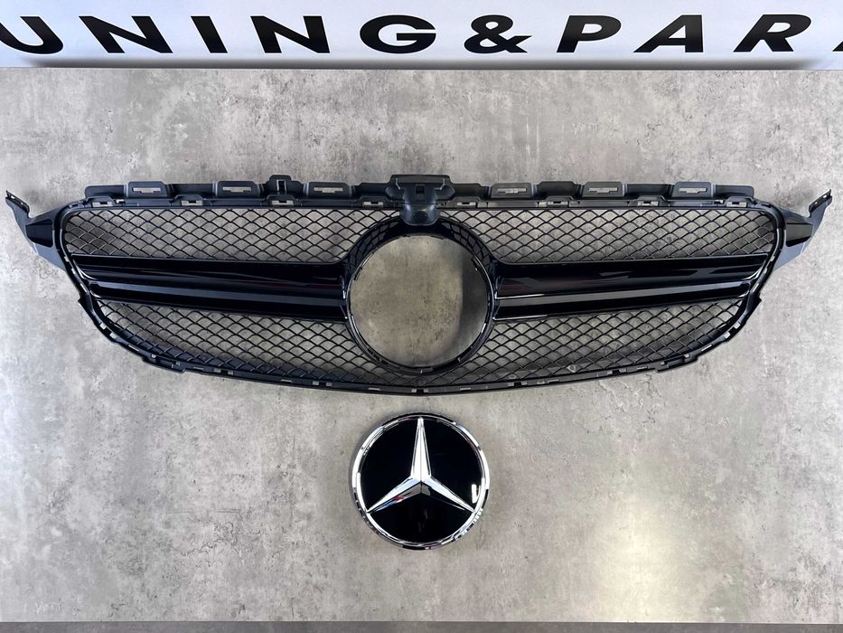 Решітка радіатора ( під камеру )  AMG  Mercedes Benz ( C-Class W205 )