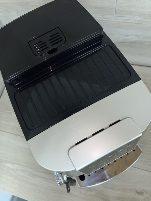 Кавоварка Delonghi Magnifica start