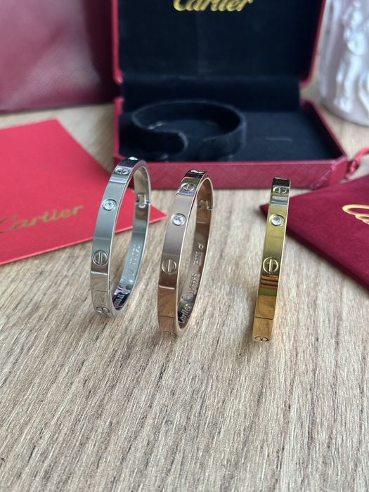 Браслет в стилі Cartier love зі всіма лого па повним фірмовим пакуванням.