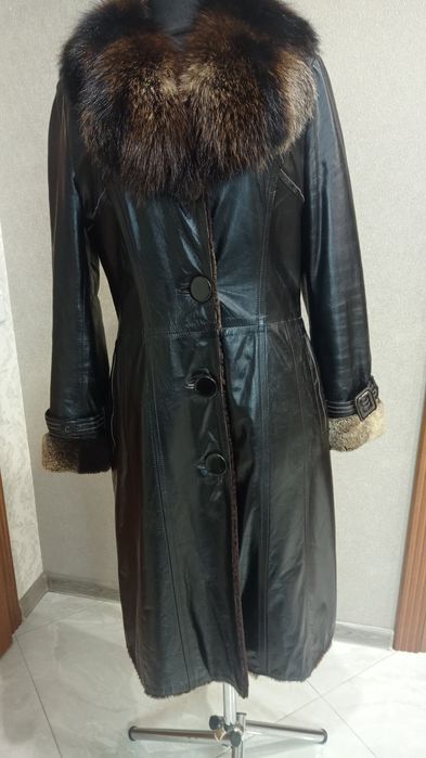 Дублянки жіночіа натуральна шкіра та  хутро.