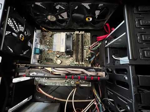 Komputer stacjonarny + monitor