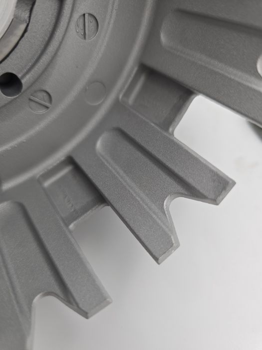 TRIUMPH TIGER 800  Sprzęgło kosz sprzęgłowy