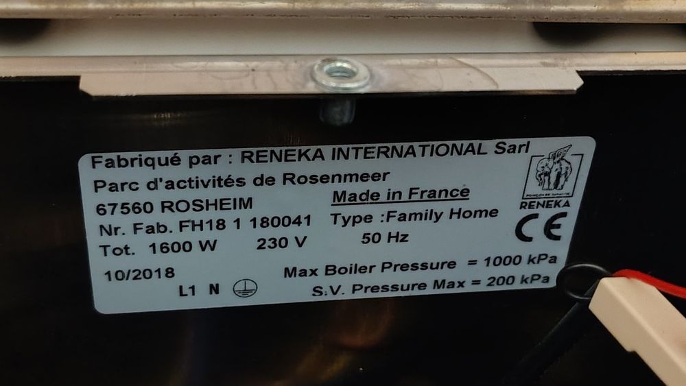 АКЦІЯ до Нового 2026 Року: Кавоварка RENEKA Family Home