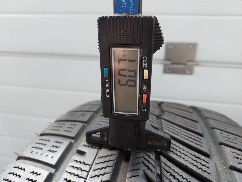 2 opony zimowe Austone 215/60/17 96T