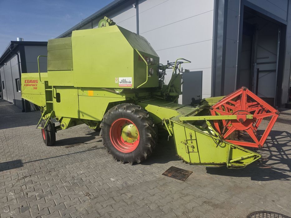 Kombajn zbożowy Claas Compact 30