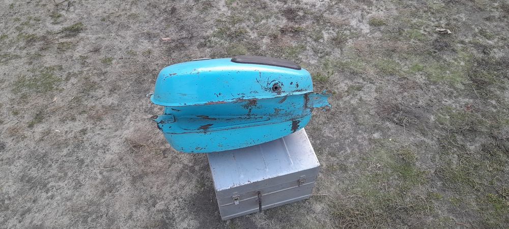 Продам бак з кришкою та передній блотнік мотоцикла иж