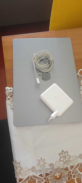 MacBook Pro 16” M2 Pro | 32GB RAM | 512GB SSD | Teclado PT | Caixa