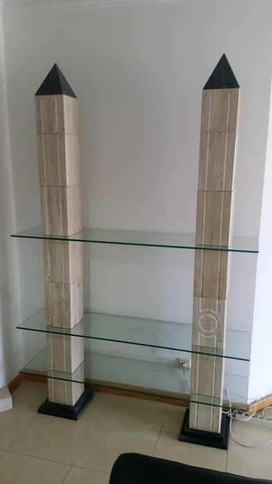 Estante em mármore