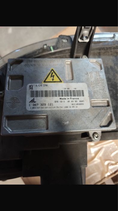Faróis Xenon Peugeot 307