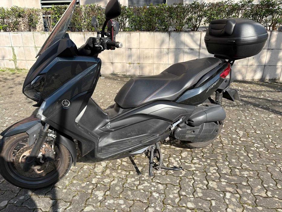 Yamaha X-Max 125