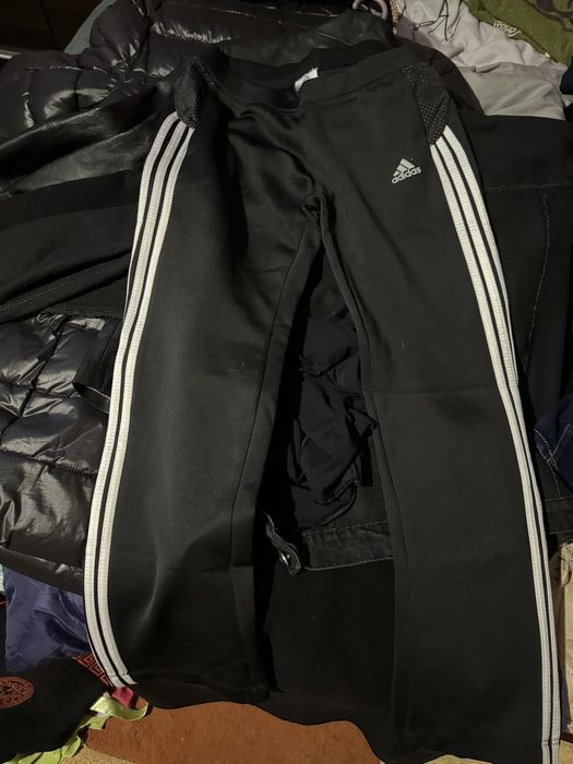 Продаю спортивный костюм женский